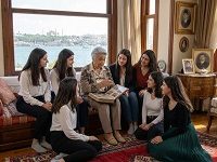 Çok Güzel Duygusal Bir Hikaye "HANIM NİNE" Çok Güzel Duygusal Bir Hikaye "HANIM NİNE"